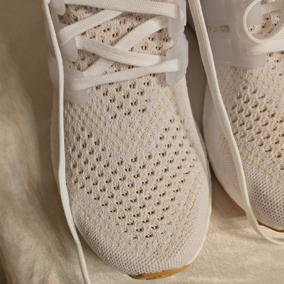 Adidas Women's White Sneakers NWOT - Picture 9 of 11